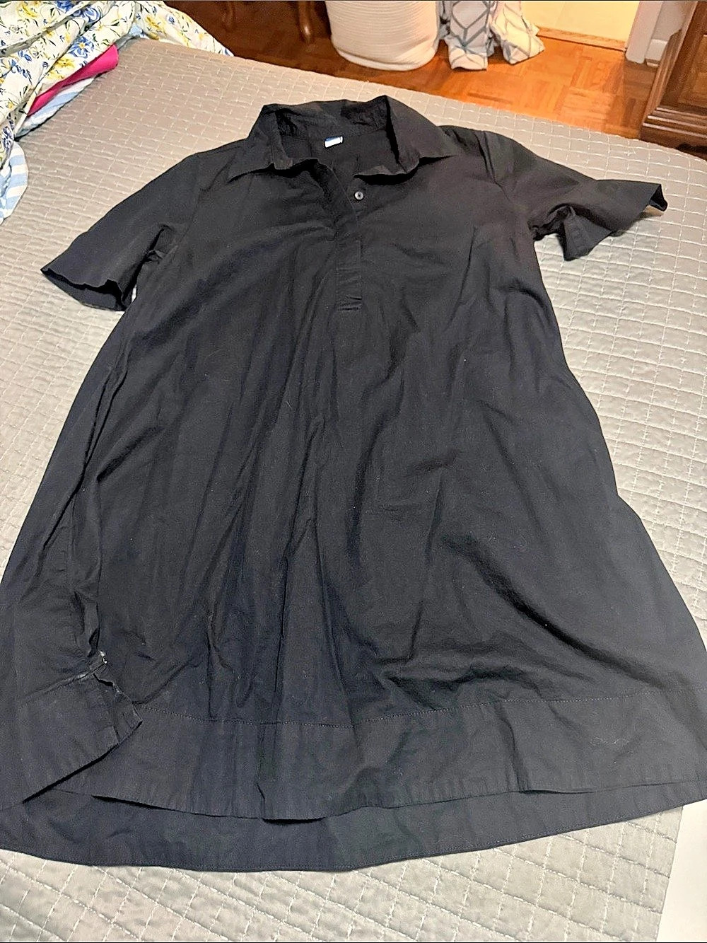 Old Navy Short-Sleeve Mini Shirt Dress Black Small
